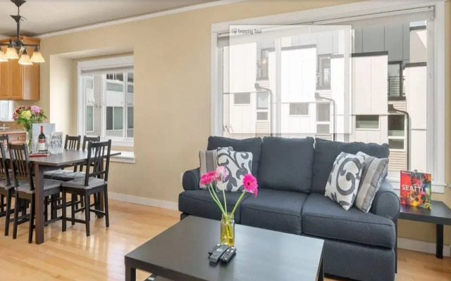 Seattle Vacation Home: Life's A Game