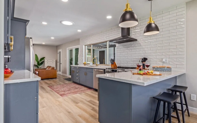 Desert Rose-hot Tub-pool Heat Avail-fire Pit-golf!