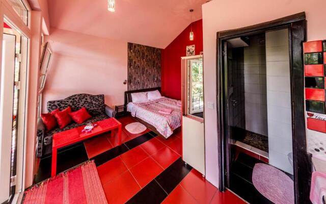 VIP Red Love house for 2