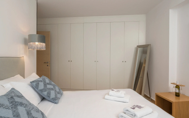 Trianon Luxury Apartments & Suites