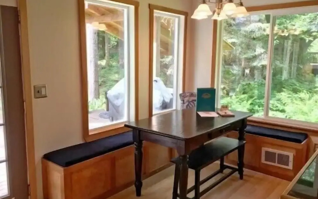 Glacier Holiday Chalet BL49769719018