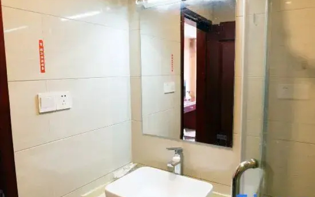 Xinhua Hotel