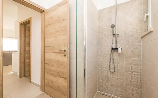 Stunning Home in Matulji With Wifi and 4 Bedrooms