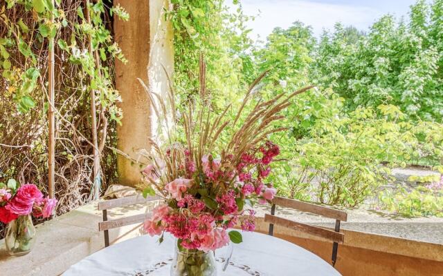 The Awning Housecosy Holiday Home in Rustrel With Swimming Pool