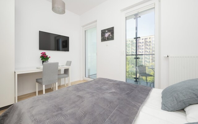 Studio With Balcony Wola by Renters
