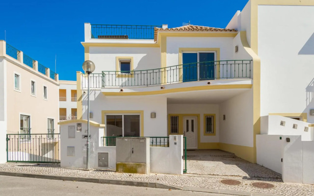 Villa Linda, Alto da Ria