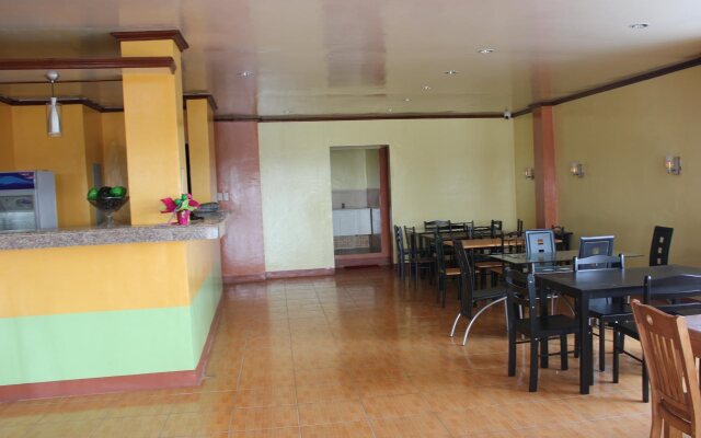 Starline Travellers Inn by RedDoorz
