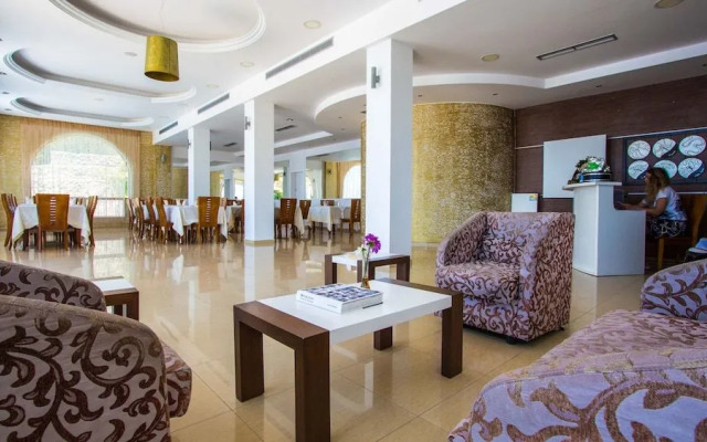 Paradise Lukova Hotel