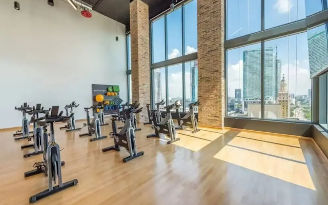 Premium Studio Near Bayside Pool Gym Views