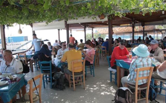 Paralia Rooms