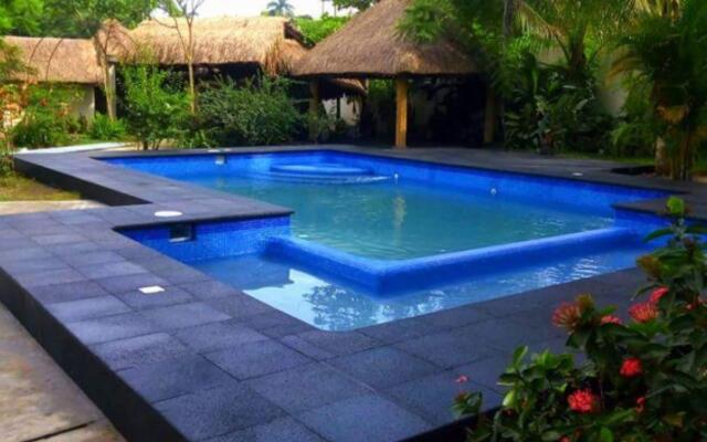 HI Huasteca Inn Hotel