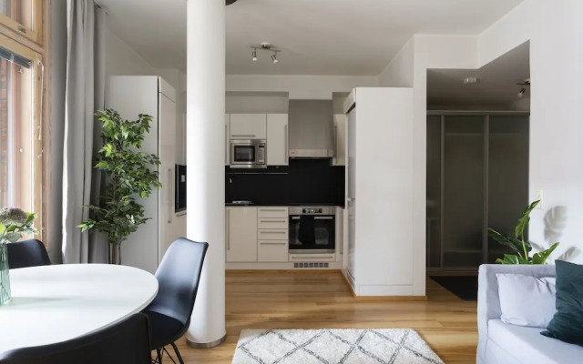 2ndhomes Deluxe Apt w Sauna & Balcony