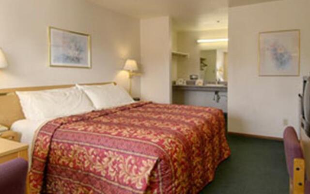 Days Inn Salinas Airport