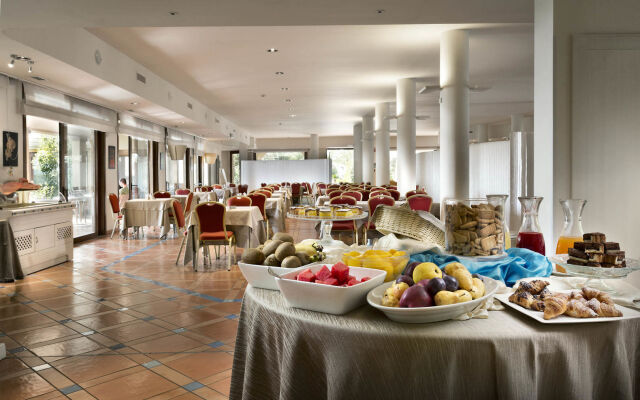 Отель Santa Gilla