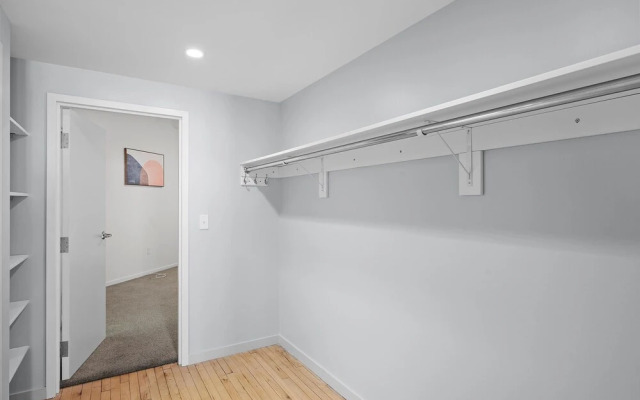 FRONTDESK 1014 Fifth Ave Apts Uptown Pittsburgh