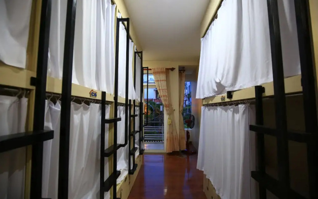 OYO 385 Gia Huy Hotel