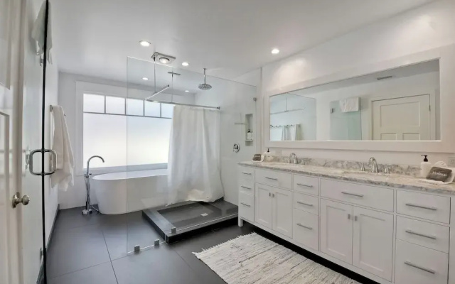 3636 Carlsbad Blvd - Lower