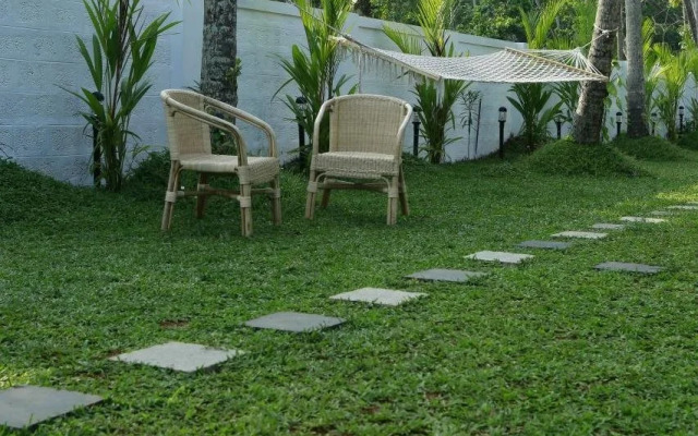 Mayas Beach House - Boutique Serviced Villa