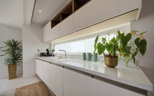 Luxury Penthouse With Private Pool and sea Views, Sleeps 6