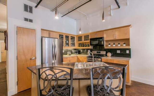 Downtown Loft by 6th St. Prime Sxsw!