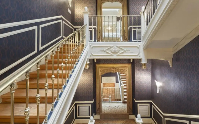 Catalonia Las Cortes Hotel