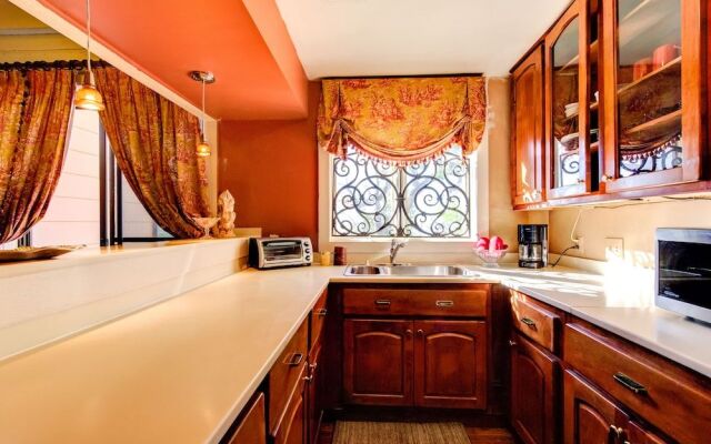La Villa Vista Bed & Breakfast