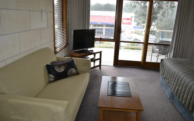 Loch Ard Motor Inn