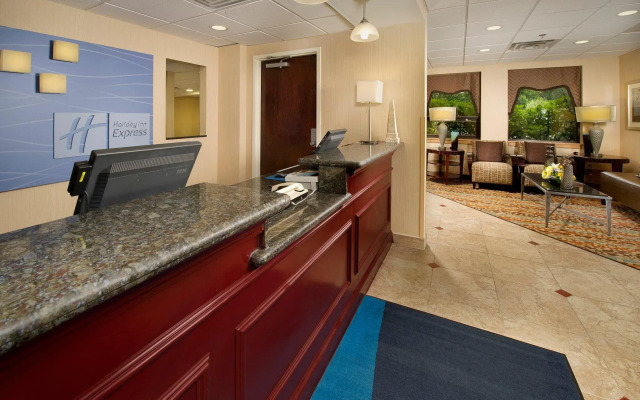 Holiday Inn Express Fairfax - Arlington Boulevard by IHG