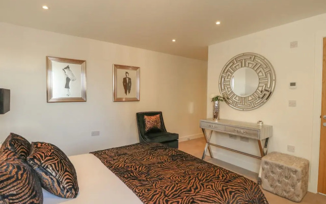 Harbourside Haven Apartment 3