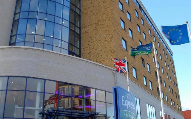 Holiday Inn Express London - Newbury Park, an IHG Hotel