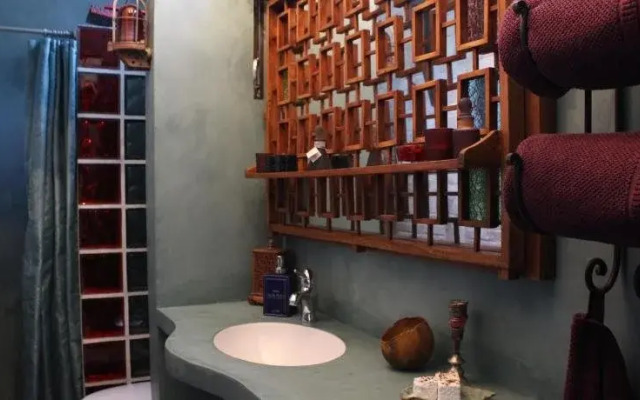 Remus-Art Hostel