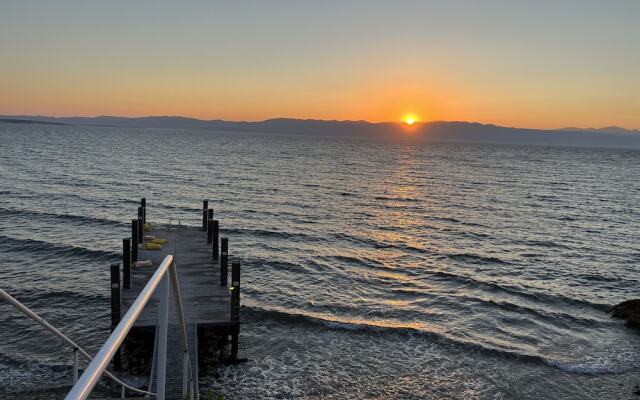 Life Point Boutique Hotel