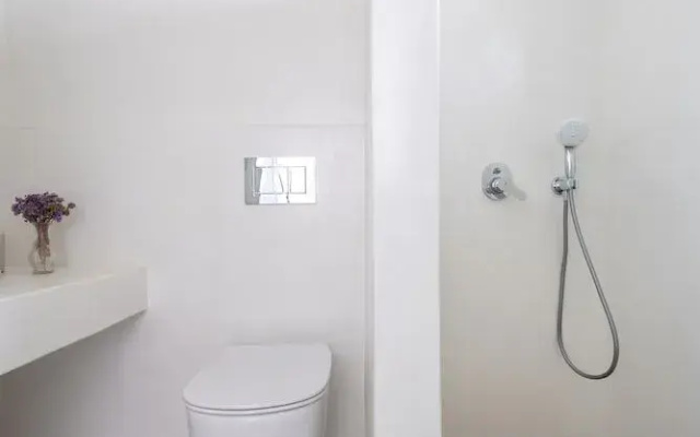 Kymo Luxury Suites