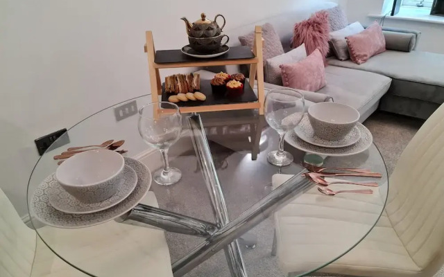 2 Bed Woodland Retreat - Garden & Free Parking