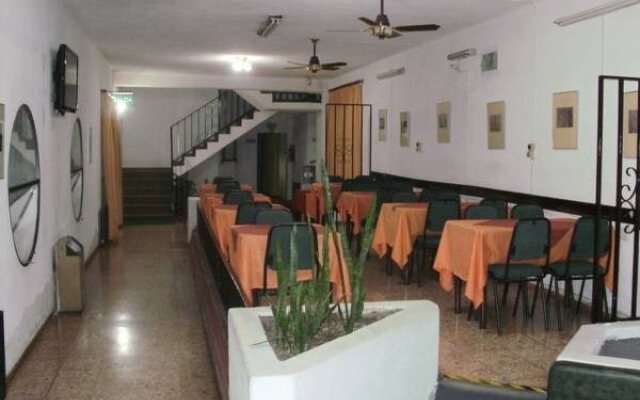 Hotel Pueblo Huarpe