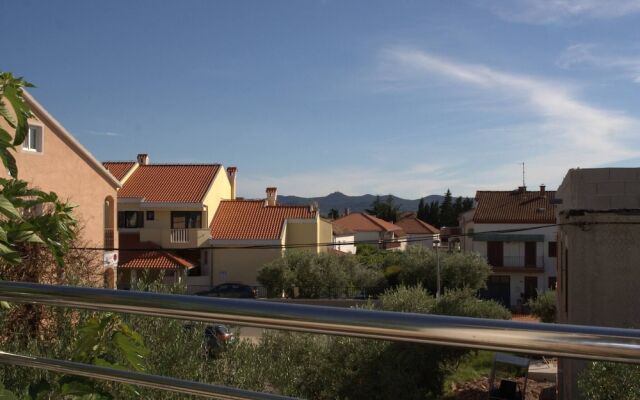 Romantic Oasis modern Apartment