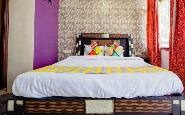 OYO 13291 Home Valley View 2BHK Near Picture Palace