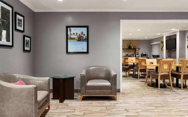 La Quinta Inn & Suites by Wyndham Chicago Tinley Park