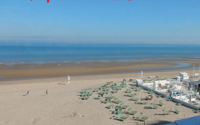 Studio center of Ostend w/parking & south terrace