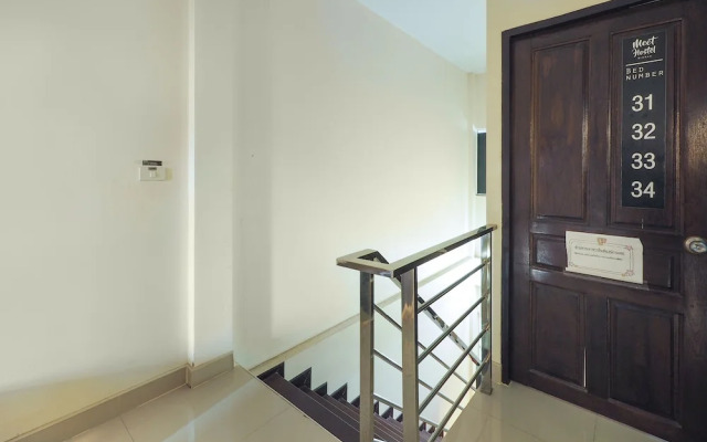 OYO 934 VR Meet Hostel