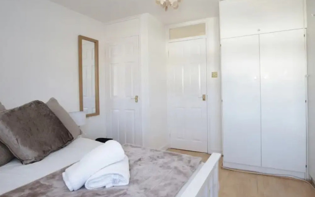Arma Short Stays - Turner Close
