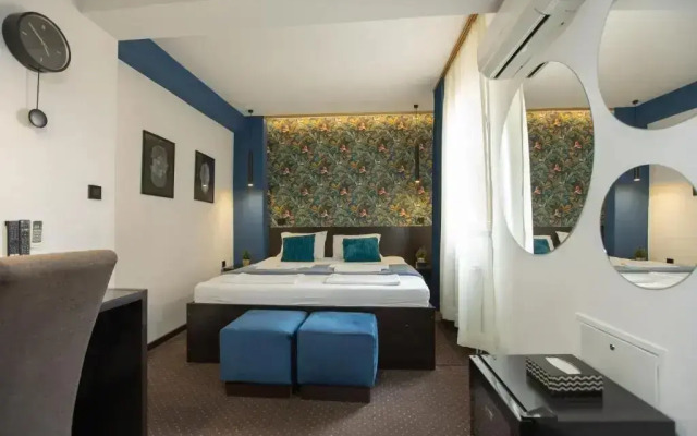 4 Rooms Apartments