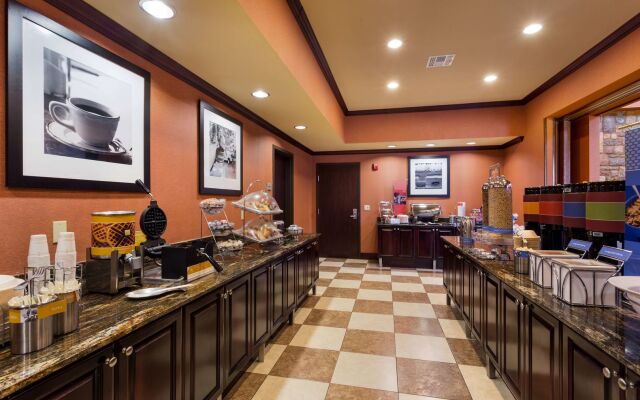 Hampton Inn & Suites Mission