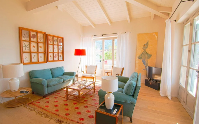 Red Mullet House in Procchio