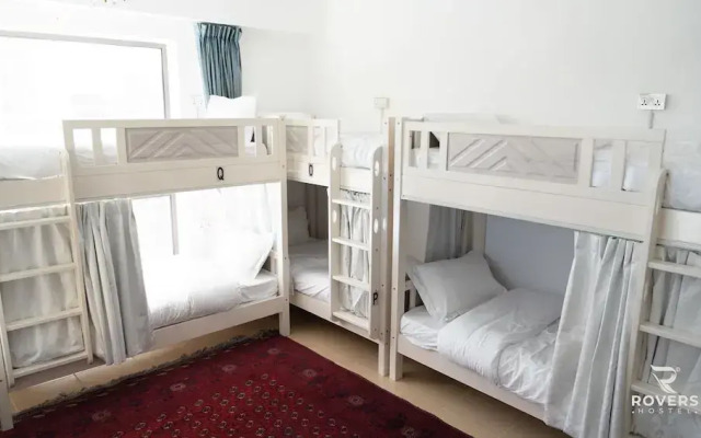 Rovers Beach Hostel JBR
