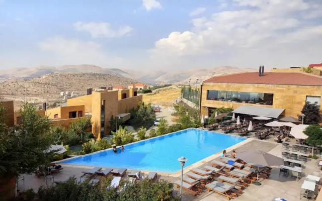 Oakridge Hotel & Spa