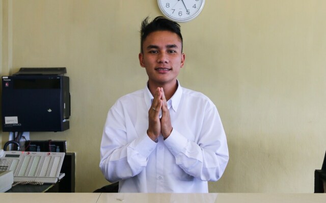 Airy Sipora Pora 4 Parapat