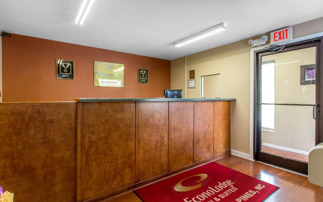 Econo Lodge & Suites Southern Pines - Pinehurst
