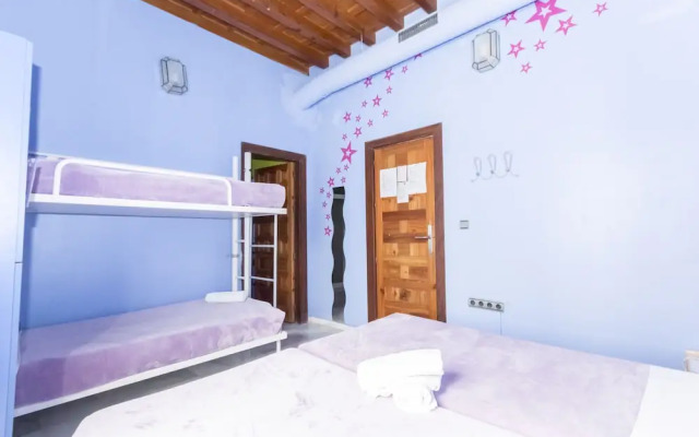 White Nest Hostel