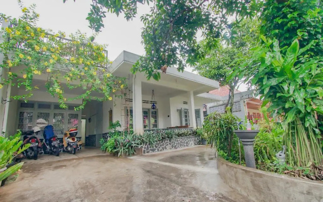 Omah Saras Family by OYO Rooms